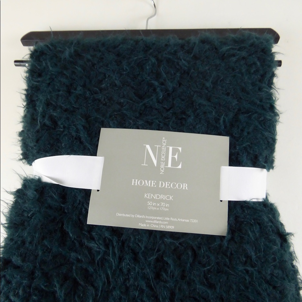 Noble Excellence Faux Sheepskin Kendrick Blanket